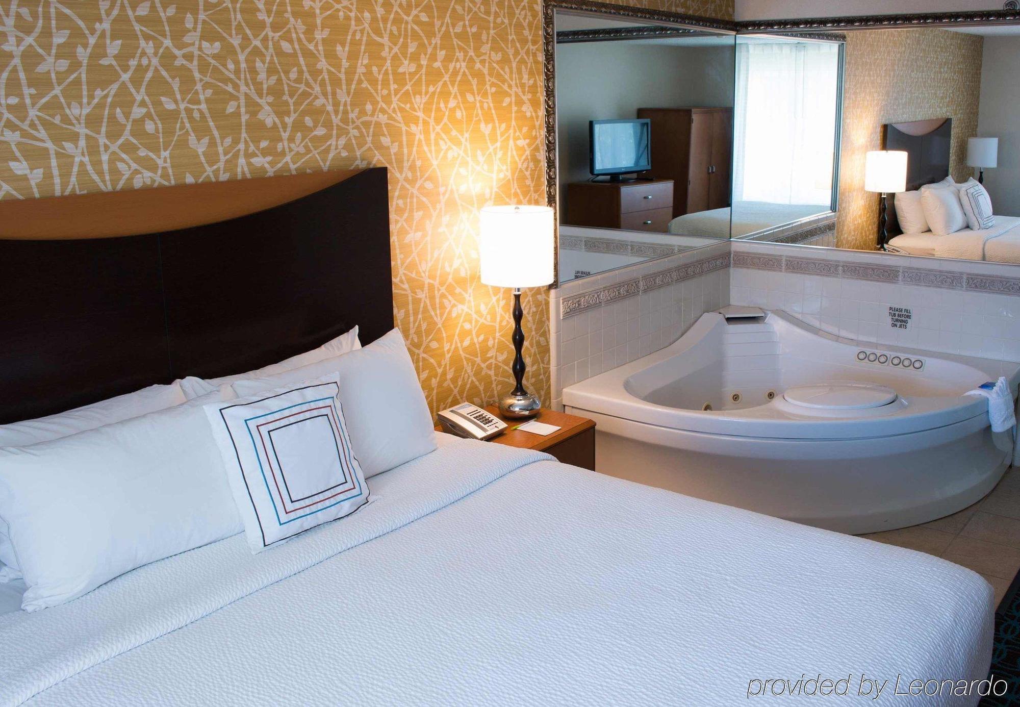 Fairfield Inn & Suites Oakland Hayward Extérieur photo